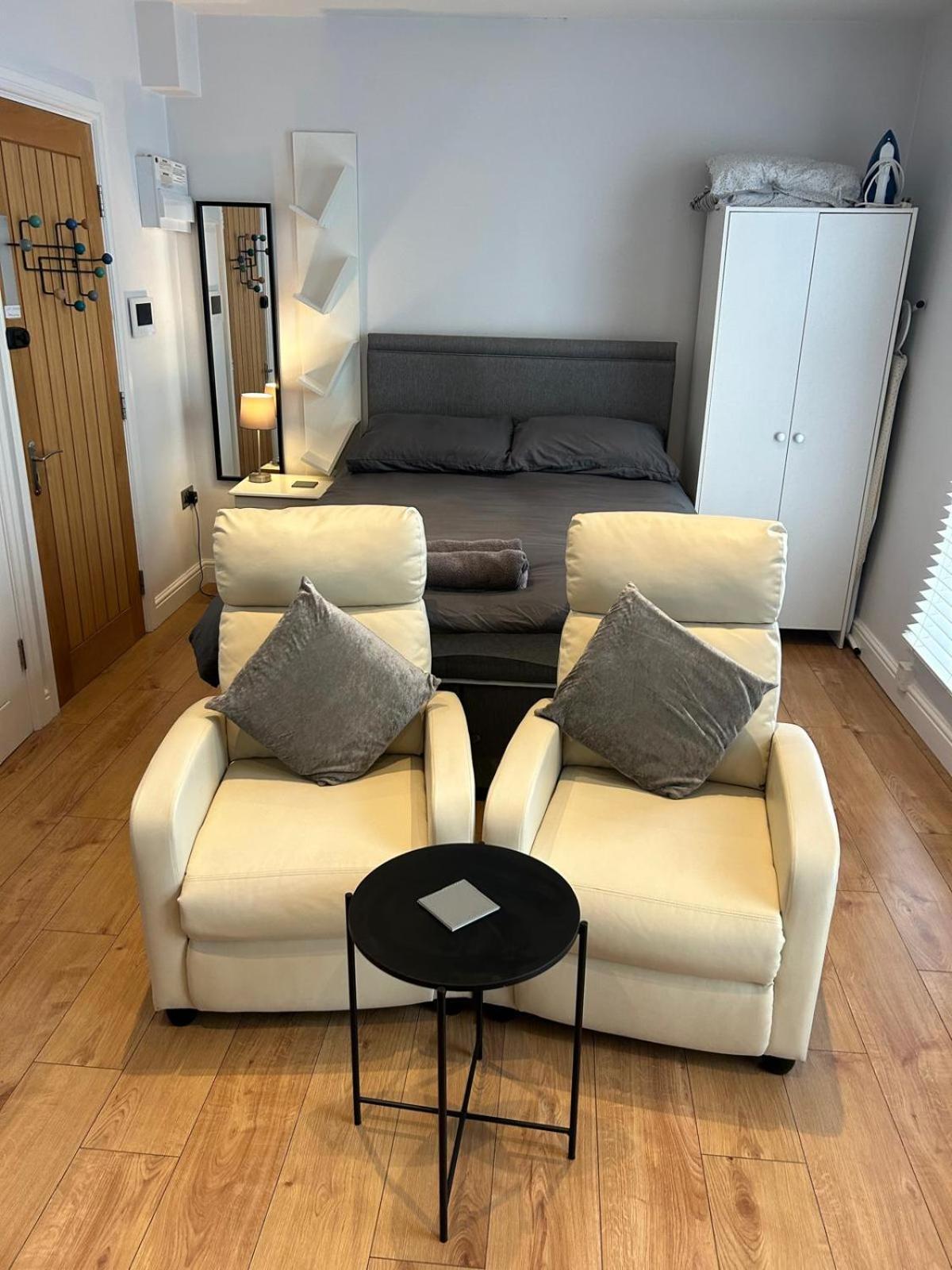 Jaskar Studio 2 Cheltenham Bagian luar foto